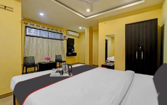 فندق H K Residency Near Kalakshetra غاواهاتي المظهر الخارجي الصورة
